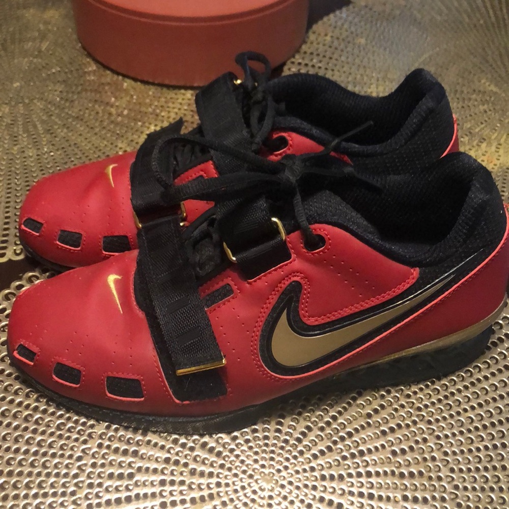 Red/gold Nike Romaleos 2